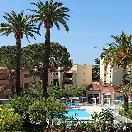 Sunny Sea And Pool View *